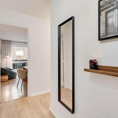 Marly - Studio Avec Balcon A Auteuil Appartement